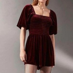 Urban outfitters Womans Medium short puff sleeve smocked crushed velvet romper